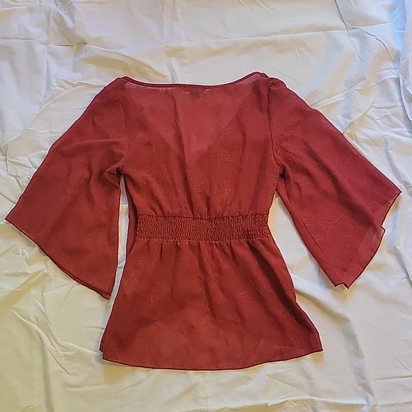 (A) V neck peplum top, red 2000s style blouse, with v neckline and embroidery - Picture 3 of 5
